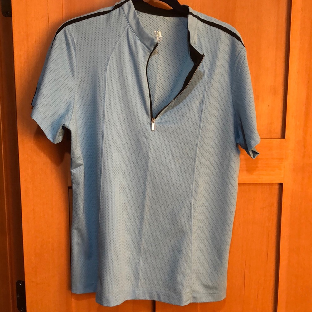EUC Tail short sleeve golf/tennis shirt